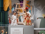 Puppen in der Sonderausstellung "Immer ich?! Eine etwas andere Reise zu Dir". 2023: MUKS Museum Kultur & Spiel Riehen. Foto: Gaspard Weissheimer.